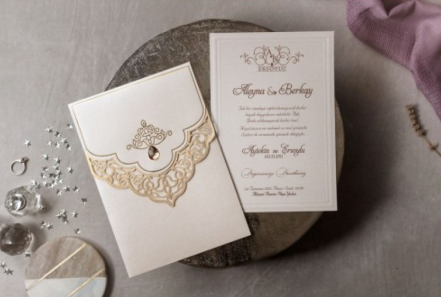 Zarafetin Altın İmzası: Taş Detaylı Exclusive Seri